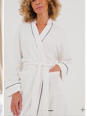 Ardour Velvet Robe, New!Size XL, Ivory, Luxe Velvet, Belted